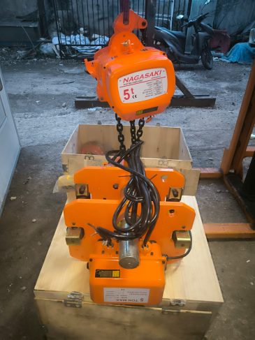ELECTRIC CHAIN HOIST 5 TON 6 METER NAGASAKI JAPAN